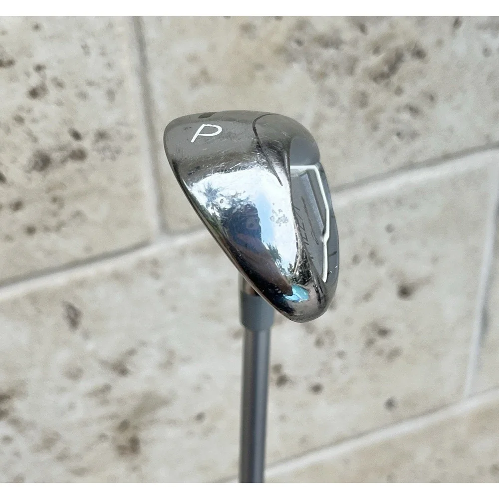 Women's TaylorMade Kalea Pitching Wedge Ladies Graphite RH 35" w/ New Grip - Picture 4 of 9
